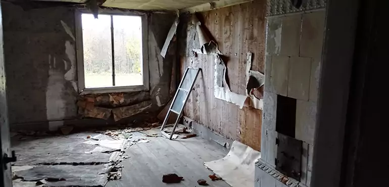 Why Selling a Distressed House Through Traditional Methods Fails in Tallahassee